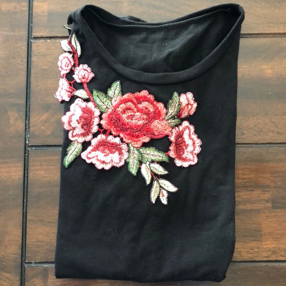 Embroidered tee - Picture 3 of 3